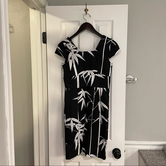 Tori Richard Black Bamboo Print Cap Sleeve Dress 2 - Picture 3 of 4